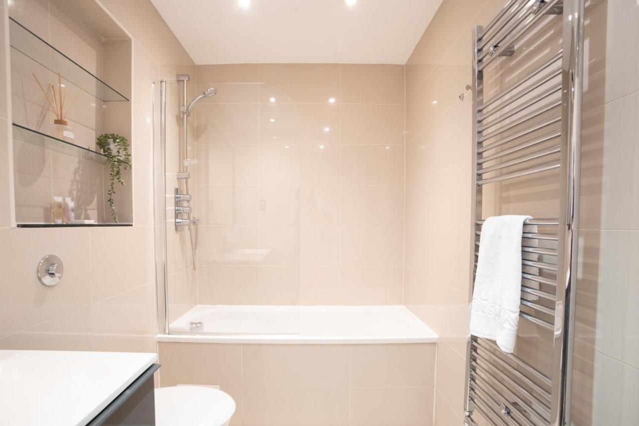 Perfect For Business & Corporate Stays - Three Bed With City View Shoreditch 런던 외부 사진