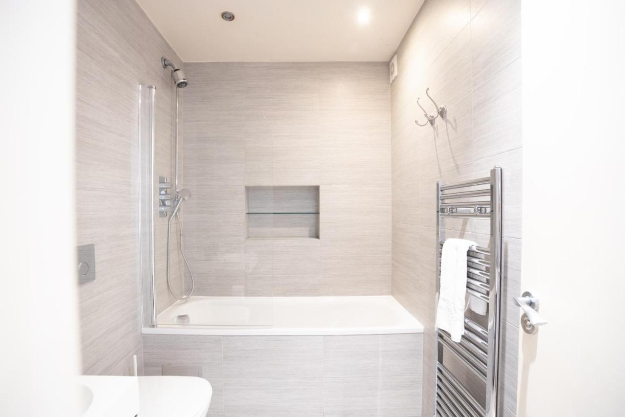 Perfect For Business & Corporate Stays - Three Bed With City View Shoreditch 런던 외부 사진